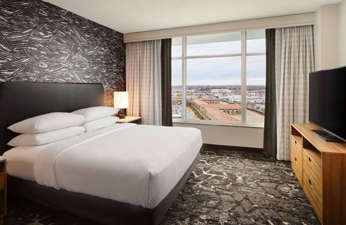 Coliseum Central Hotel | Embassy Suites by Hilton Hampton Convention Center