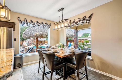 Alvin House | Empress Villa Retreat
