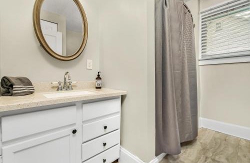 Xenia House | Enchanting Bungalow - 2BR Historic Hidden Gem
