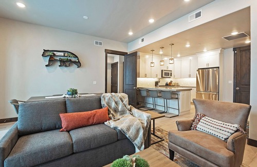 Park City Condo | Enchanting resort condo with mountain views, hot tub, & pool - walk to lifts