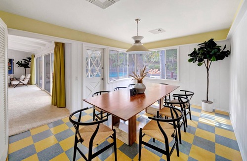 Encino House | Encino Home w/Pool on 1.3 Acre Lot - 1min South of Ventura Blvd