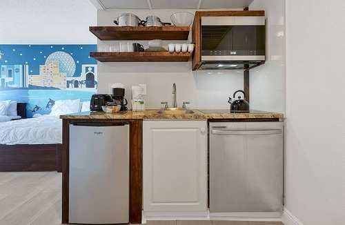 Florida Center Condo | Enclave Refurbished Condo: Just 2mi to Universal!