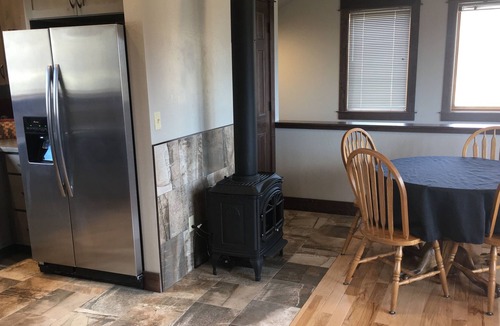 Glen Apartment | End of the road privacy at this Montana Ranch retreat.