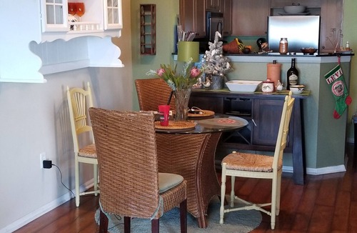 Bankers Hill Condo | Enjoy a beautiful San Diego Bay view on Bankers Hill one block from Balboa Park