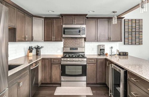 Downtown Nashville Condo | Enjoy extra savings | no rental car needed! Walk to Broadway! The Bettye A Loft by Music City Loft