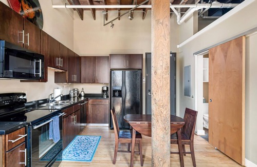 Downtown Nashville Condo | Enjoy extra savings | no rental car needed! Walk to Broadway! The Willie Loft by Music City Loft.