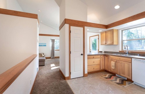 Angel Point House | Enjoy Flathead Lake! Brand New must see Dock!