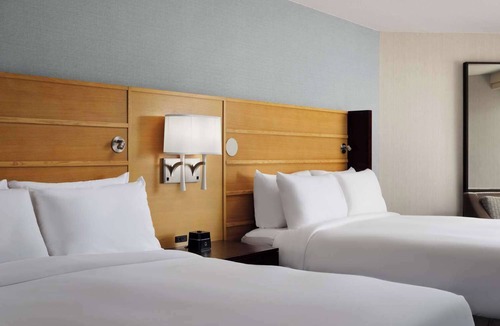 South Redondo Hotel | Enjoy Homey Comfort! Pet-Friendly Stay Close to Hermosa Beach Pier