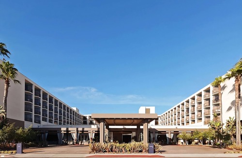 South Redondo Hotel | Enjoy Homey Comfort! Pet-Friendly Stay Close to Hermosa Beach Pier