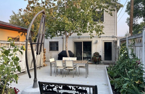 Livingston House | Enjoy Livingston's historic neighborhood!