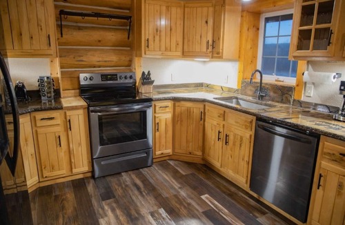 Red Lodge Cabin | Enjoy Mountain Views and Room for All at Log Cabin Lodge
