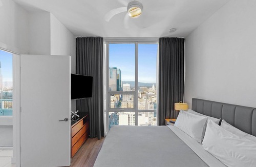 Downtown Los Angeles Apartment | Enjoy panoramic views from our corner 3 bdr/3 baths w/private balcony