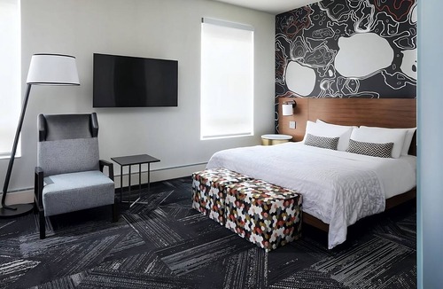 Downtown Minneapolis Hotel | Ensuring a Very Comfortable & Memorable Stay! 2 Modern Units, Pet-friendly!