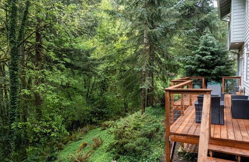 Southeast Eugene House | Entire 4-bedroom house, billiards and ping-pong, close to University of Oregon
