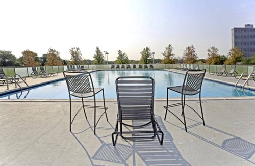 Lafayette Park House | Entire apartment with king bed /traveling professionals welcome! longterm stays