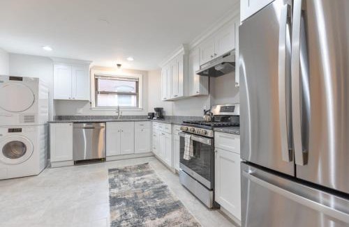 North End Apartment | Entire Apt Near Wharf
