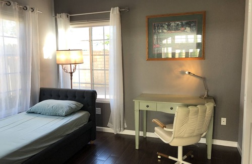 Anaheim Colony Historic District House | Entire charming stylish guest house -31 nights minimum