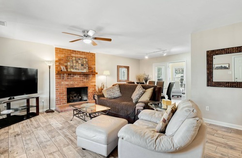 Midlothian House | Entire house, fully fenced in back yard. Close to everything.