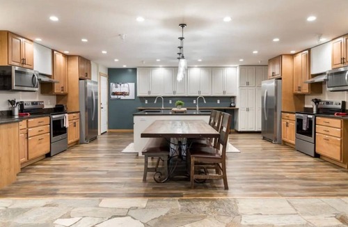 Leigh Creek Estates Cabin | Entire Teton Crest Lodge Sleeps 30