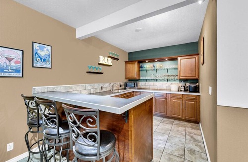 Highlands House | Epic Hillside Retreat Htd Pool HotTub Golf 4400sf