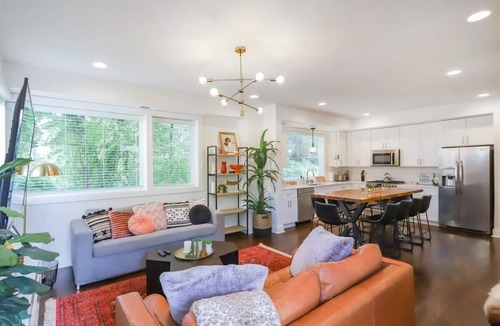 Historic Waverly House | Epic, Walkable Neighborhood