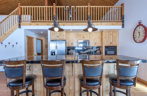 Driggs Ski Chalet | Equipped family-sized ski chalet in Driggs, ID a short drive to Grand Targhee.
