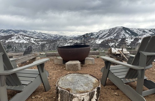 Huntsville House | Escape the city and enjoy mountain fires