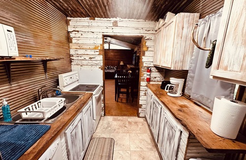 Squires Cabin | Escape to Blair Base Camp at Hercules Glades Wilderness