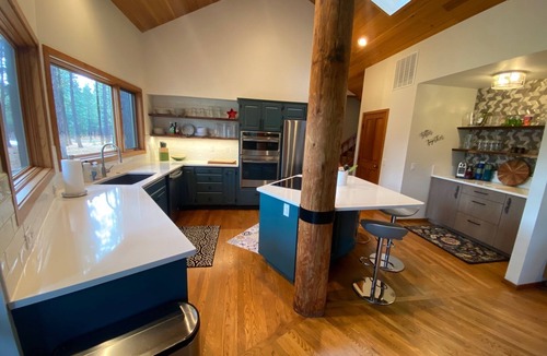 Black Butte Ranch House | Escape to the 15th Fairway Retreat