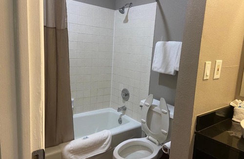 Evanston Hotel | EVANSTON INN at exit 6