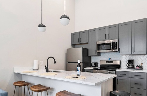 North Chesterfield Apartment | Evelyn 102 - A Cozy 1BR with 16ft Ceilings in Charming Forest Hill