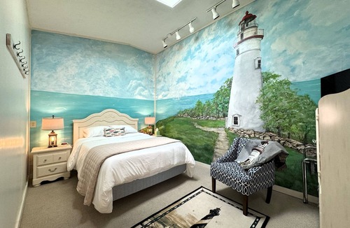 Marblehead Bed & Breakfast | Event Rental 10BR/10BA Sleeps 29 B&B Near The Lake