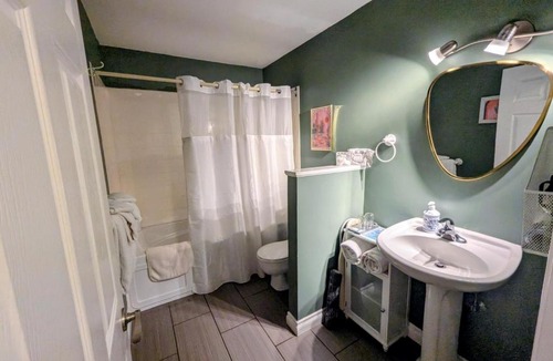 Hope Bed & Breakfast | Evergreen Bed & Breakfast