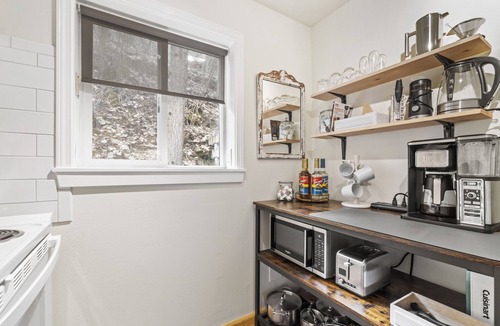 Wallace House | Evergreen Escape in Historic Wallace