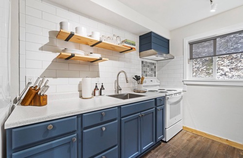 Wallace House | Evergreen Escape in Historic Wallace