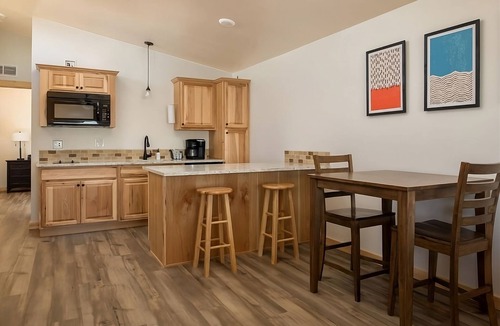 Boardman Hotel | Everything You Need for Your Stay is Here! Relaxing View of Columbia River