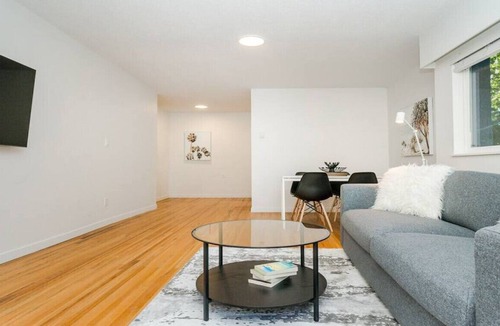 Kitsilano Apartment | Exceptional Location 1-Bedroom Kitsilano Apartment