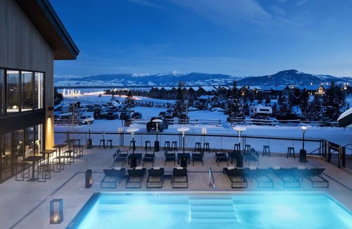 Wilson Hotel | Exclusive Jackson Hole Mountain Retreat – Gravity Haus, 3 Units, Two Queens
