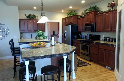 Hayden House | Executive Home in Hayden Lake Country Club EstatesnDiscounts for 7+ & 28+ nights