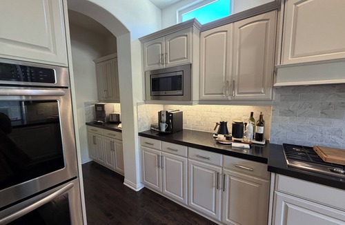 East Manhattan Beach House | Executive retreat 5br home, beautiful, private spa pool/jacuzzi, quiet