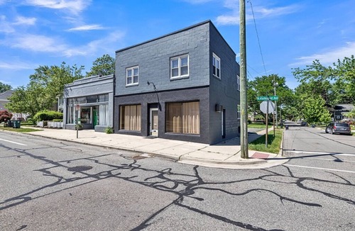 Royal Oak House | Executive Suite - Prime Location - Sleeps 6 - Downtown