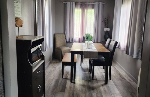 Augusta House | Experience Augusta charm in our spacious 3-bedroom retreat