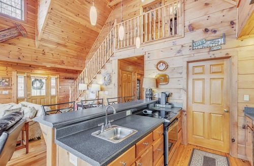 Lynn Cabin | Experience Luxury at The Sanctuary in Hendersonville