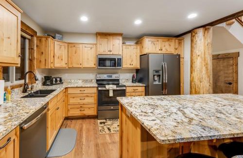 Bigfork House | Experience Montana Cabins - Lake View Luxury #7 & Dream Catcher Luxury #8