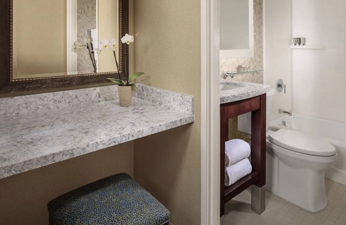 San Diego Hostel | Experience the best of San Diego! 4 Large Units with Bay View! FREE Parking!