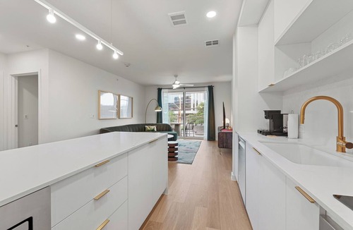 South Lamar Apartment | Experience Zilker & South Lamar from The Code | Private Balcony w/Pool, Bar