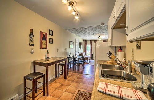 Geneva-on-the-Lake Apartment | Explore Lake Erie & 'Strip' From Quaint Apartment!