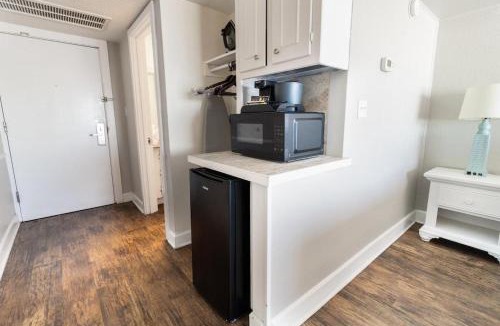 Litchfield by the Sea Apartment | Explore Treasures Oceanfront Tower King Rm 3rd FL