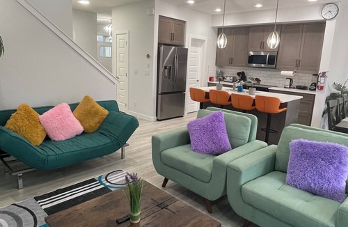 Southwest Calgary House | Exquisite 4BR & 3 Baths modern 2000sqft Home