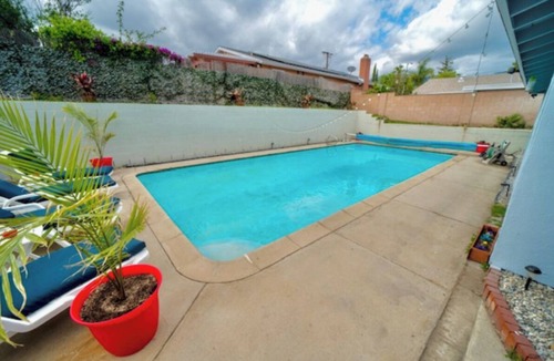 Sylmar House | Exquisite Home with Pool, BBQ, Yoga Room & Gym